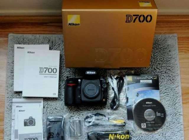 Nikon D700 DSLR Camera + Nikon AF-S DX 18-200 mm